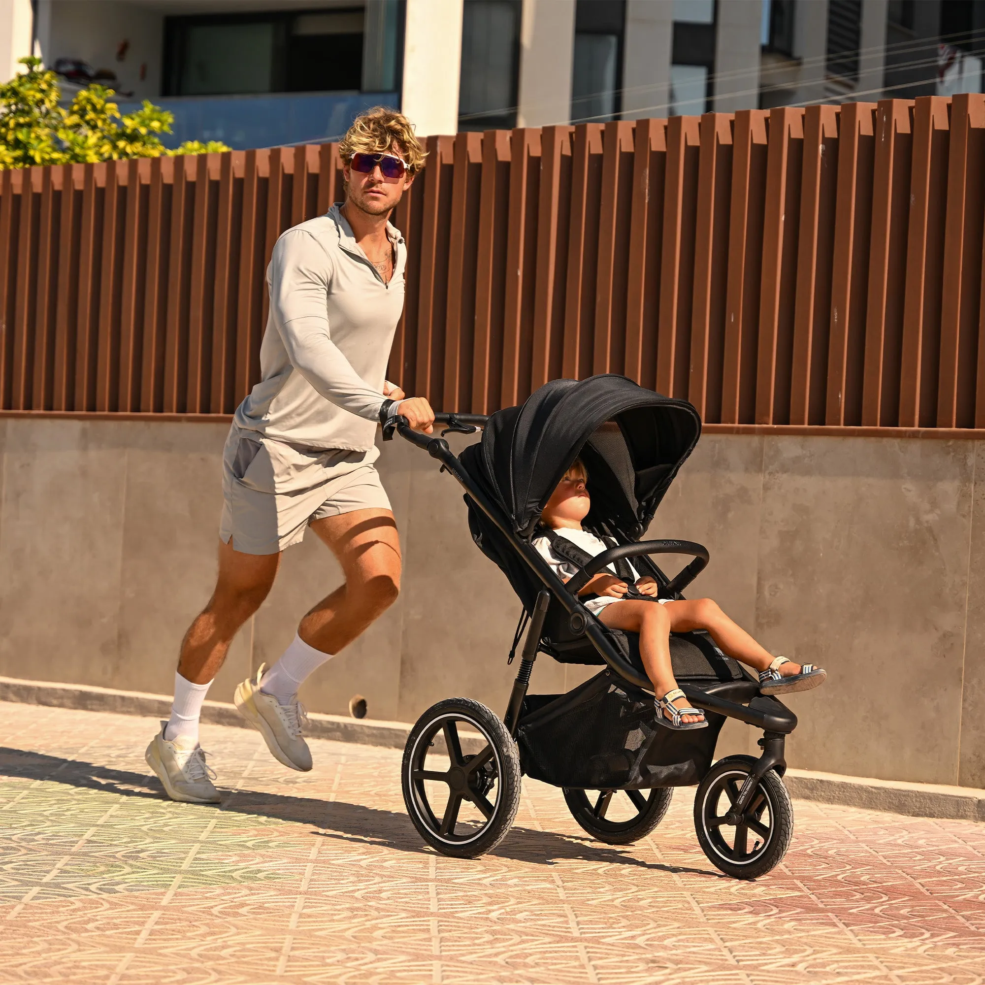 Bolt Hard Running Pram Creme - Image 2