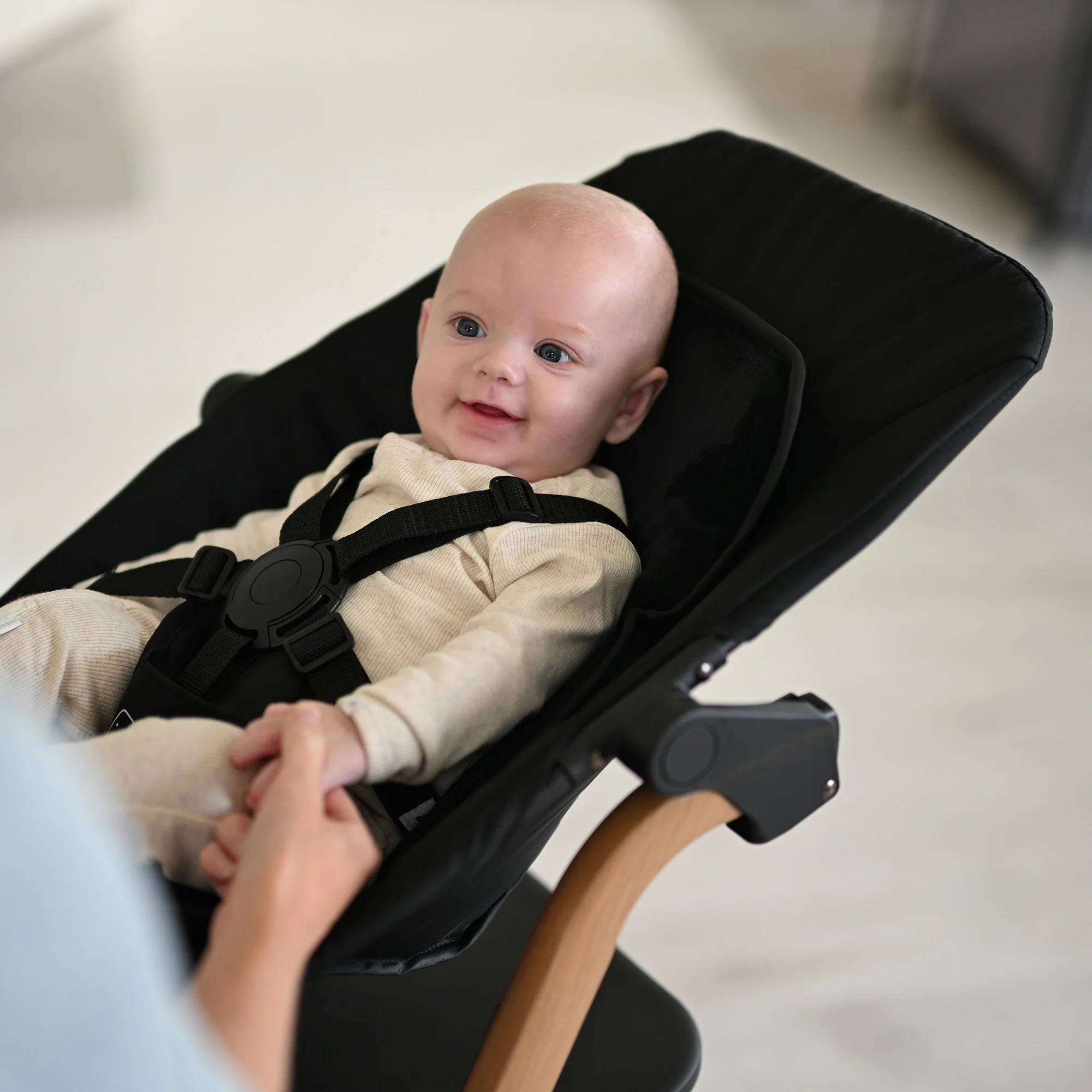 Curve Highchair Set Complete - zawiera leżaczek i poduszkę - czarny - Image 5