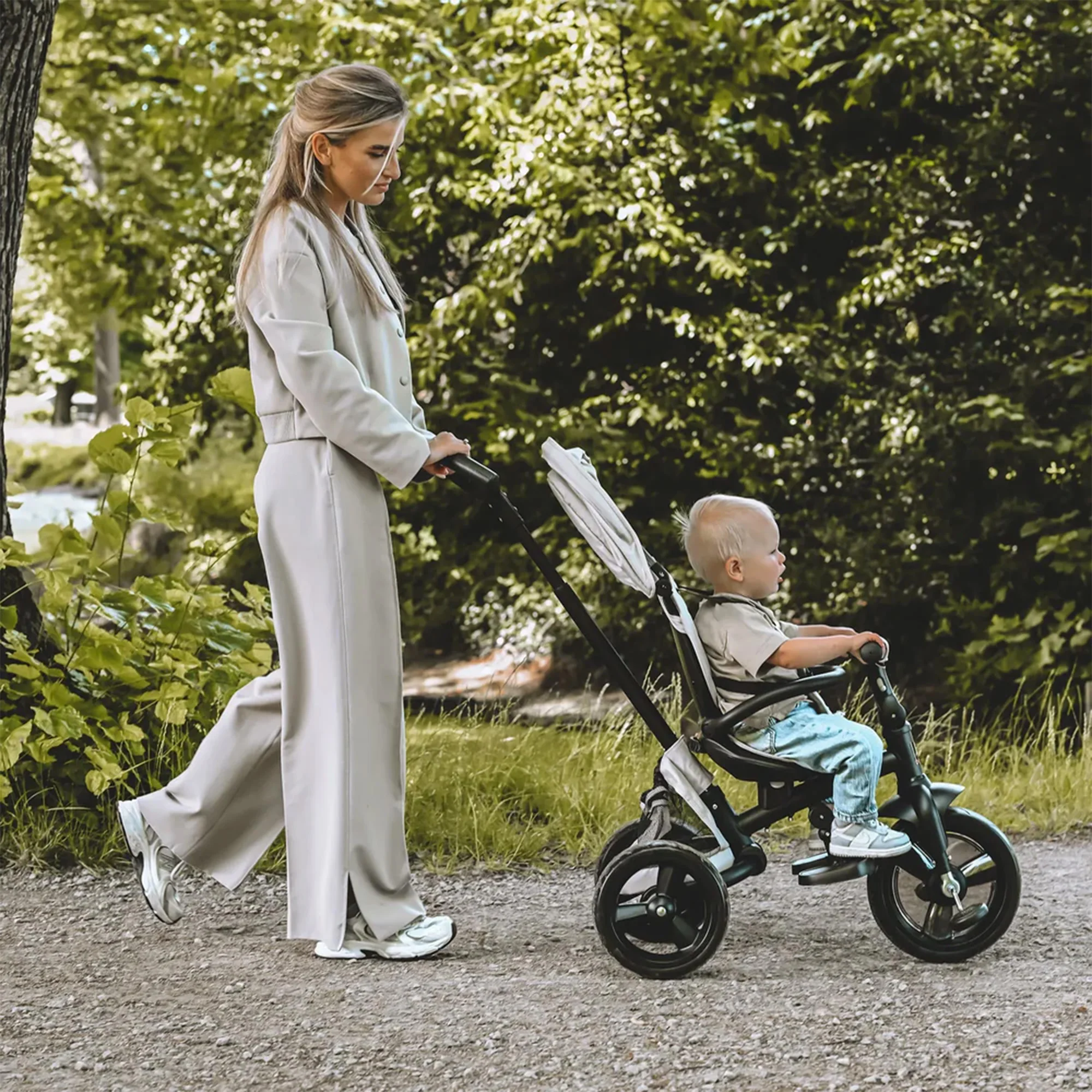 Rowerek trójkołowy Explorer Luxe z kierownicą - składany z koszykiem kremowy - Image 8